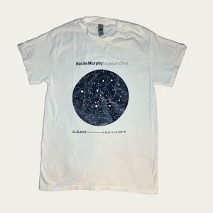 Gildan Men’s White Tee with Graphic Celestial Design Size Small